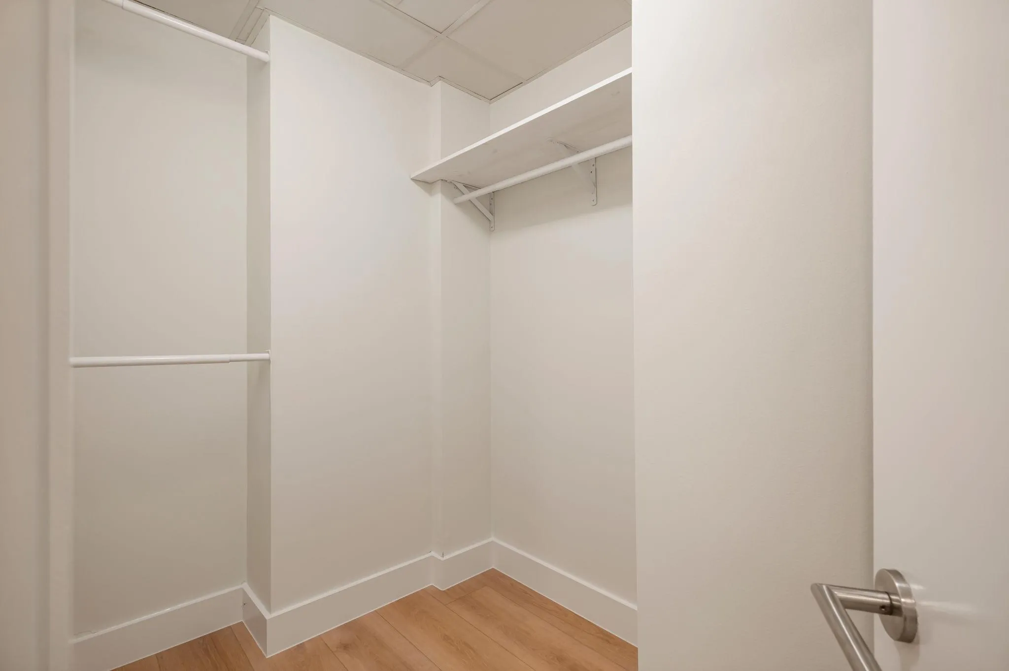 Photo 5 of 603 DAVIS ST #907