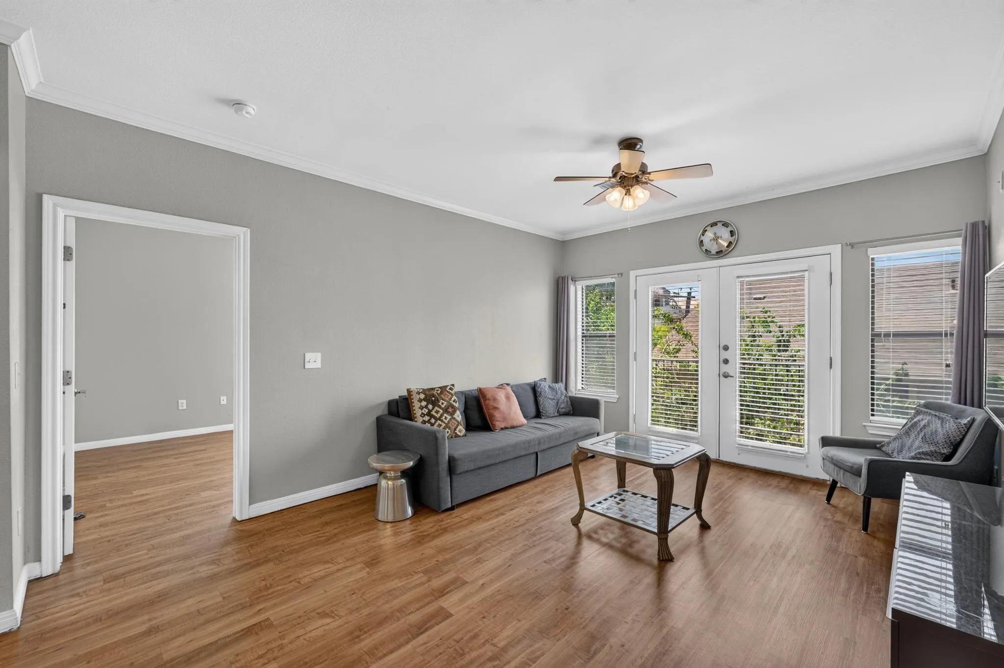 Photo 3 of 2502 LEON ST #304