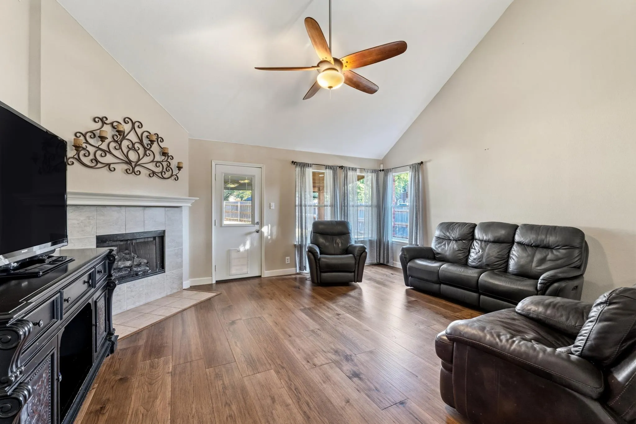 Photo 5 of 15918 TWO RIVERS CV