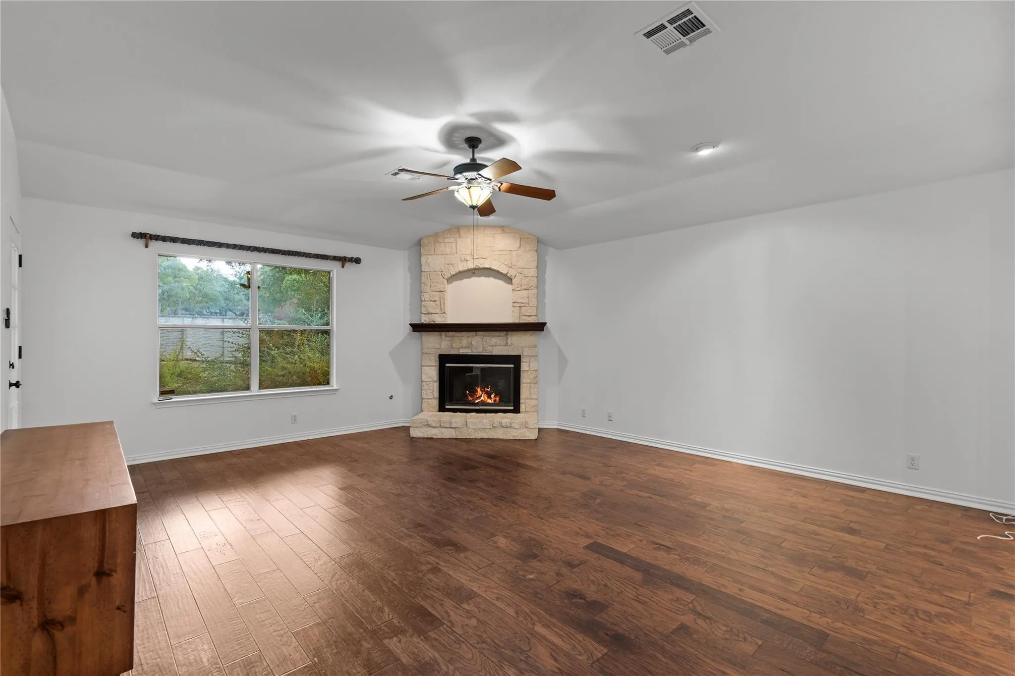 Photo 3 of 5405 KORTH DR