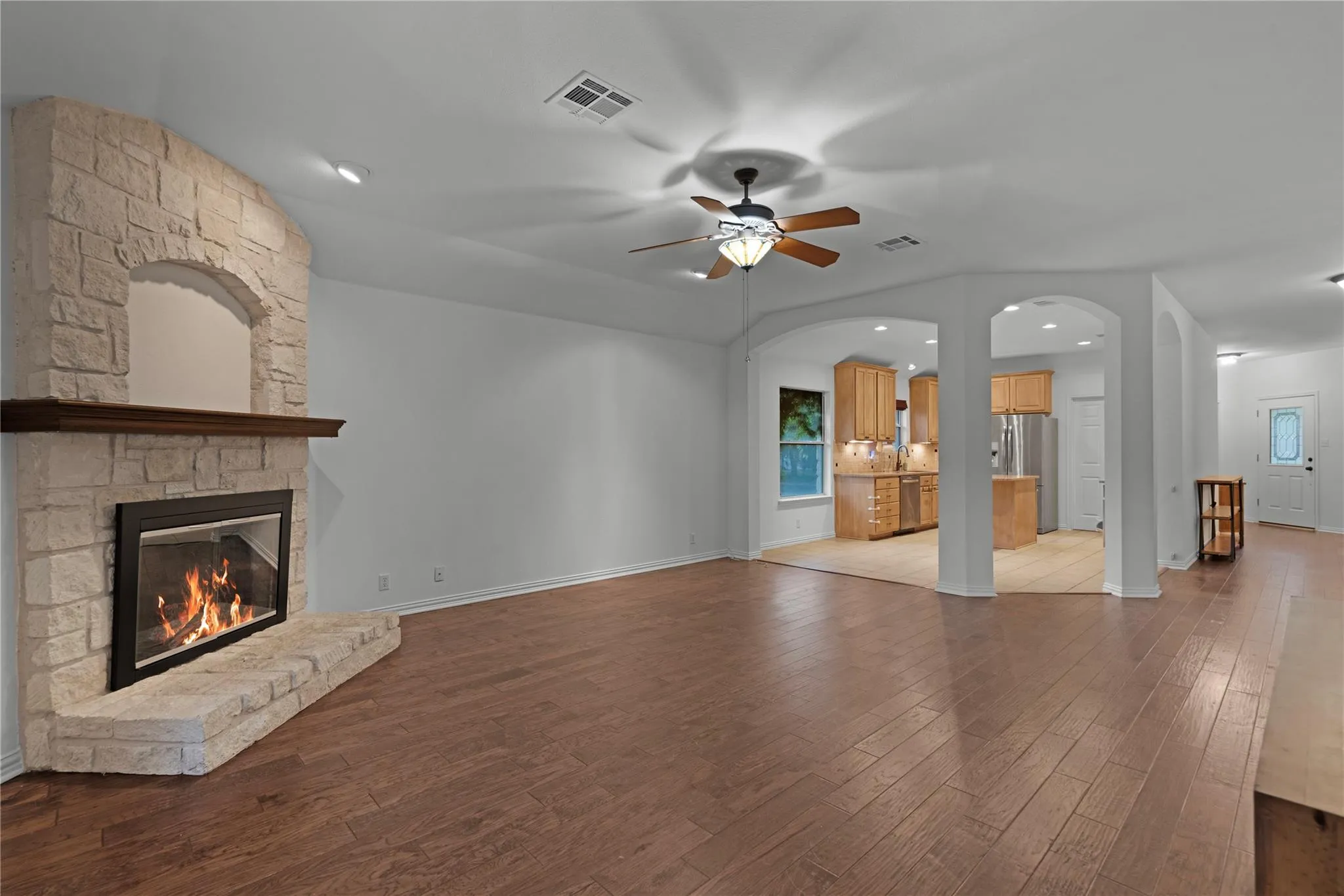 Photo 2 of 5405 KORTH DR