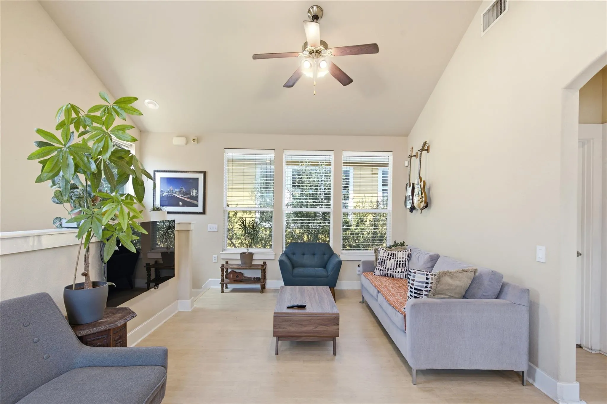 Photo 4 of 1601 MIRIAM AVE #213