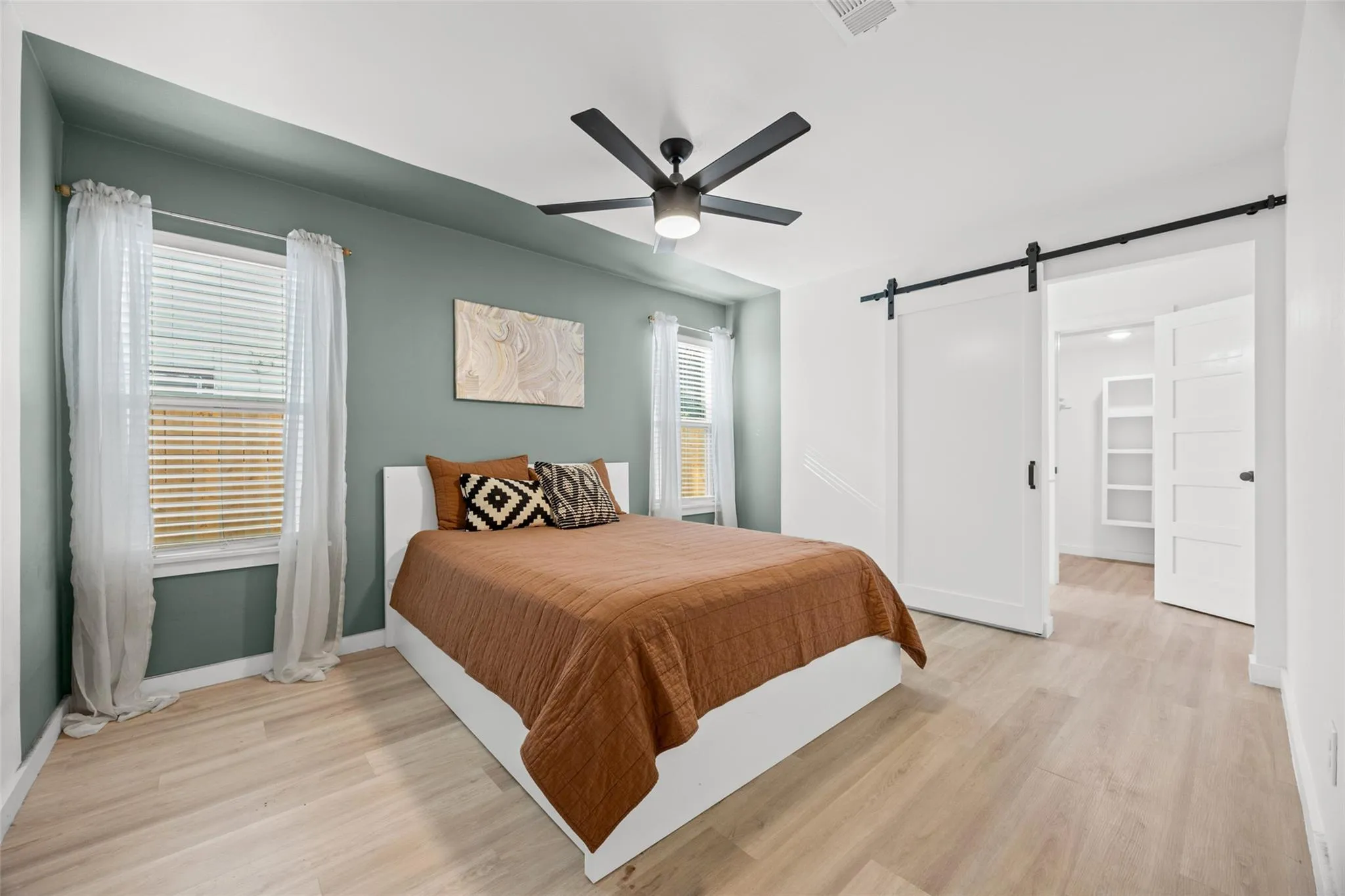 Photo 3 of 4703 CANDLETREE LN