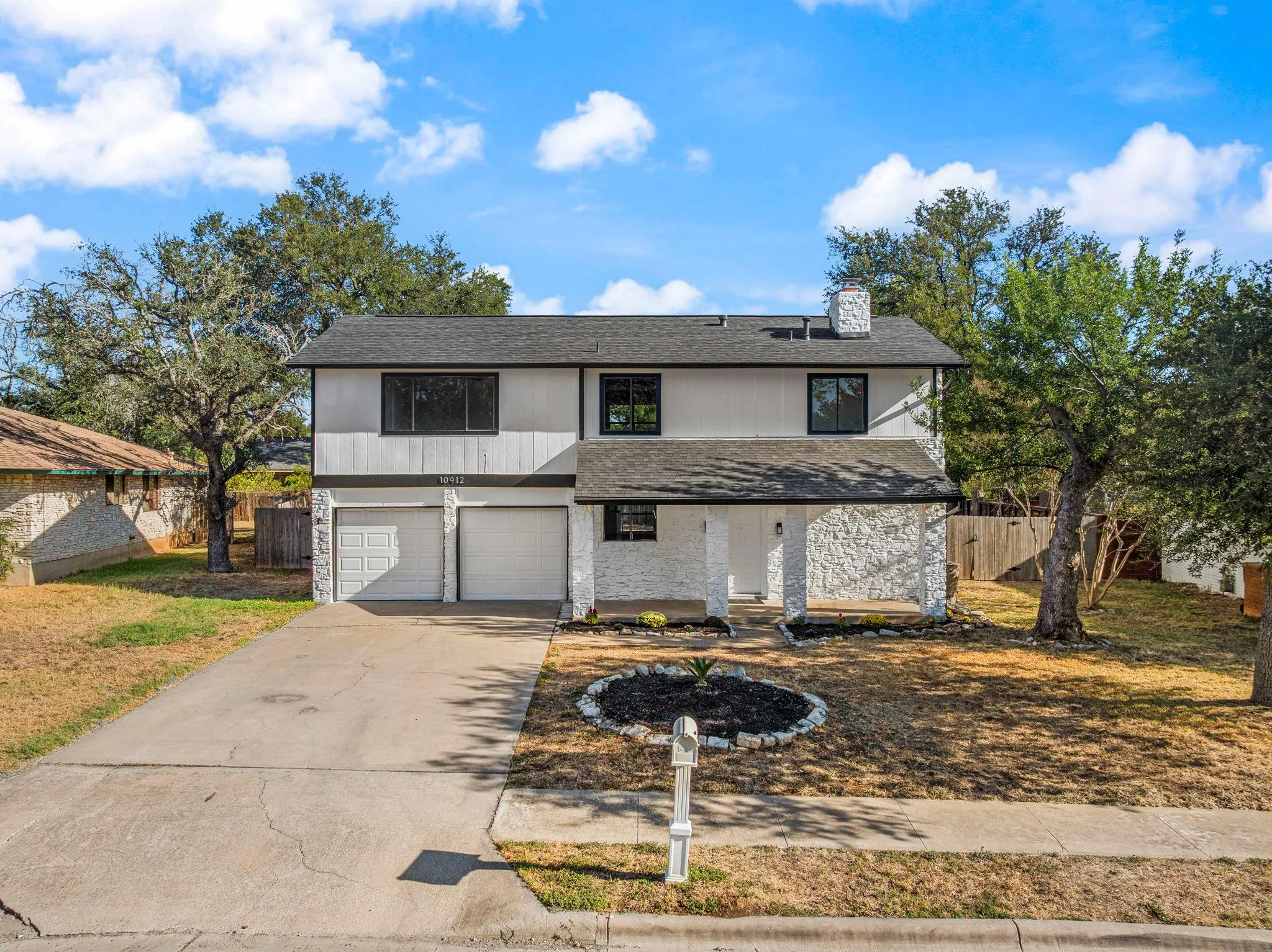Photo 2 of 10912 HILLSIDE OAK LN