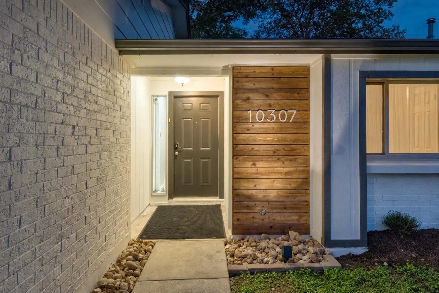 Photo 3 of 10307 QUAIL RIDGE DR