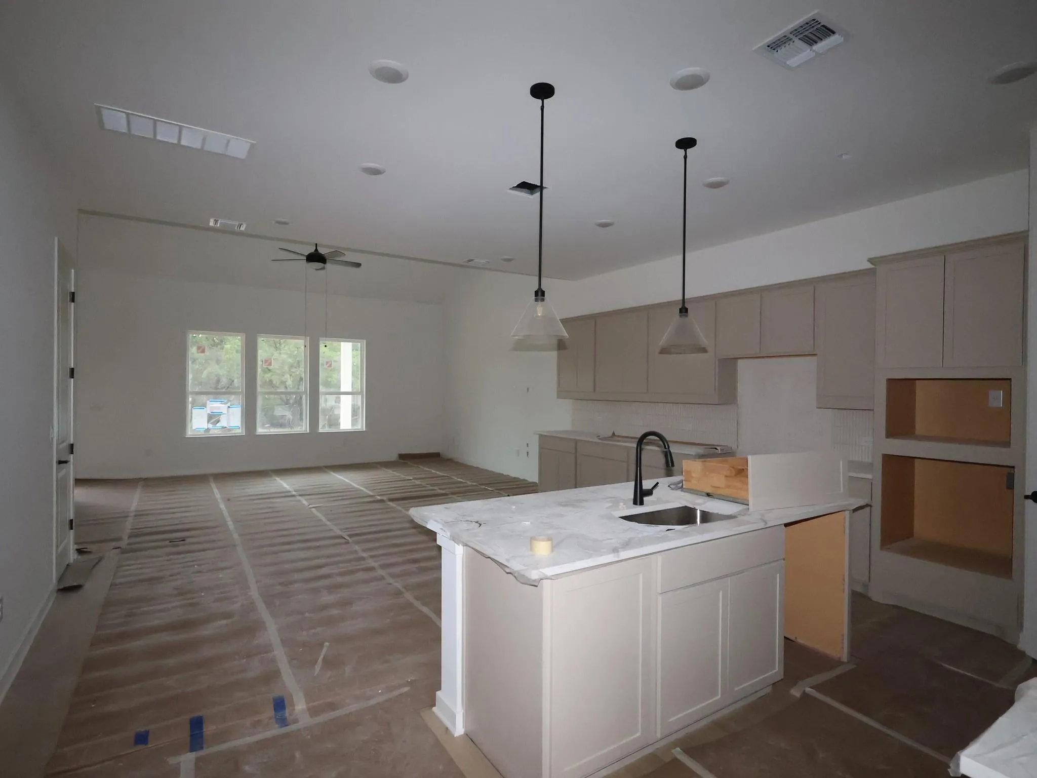 Photo 4 of 4017 WAXAHACHIE RD