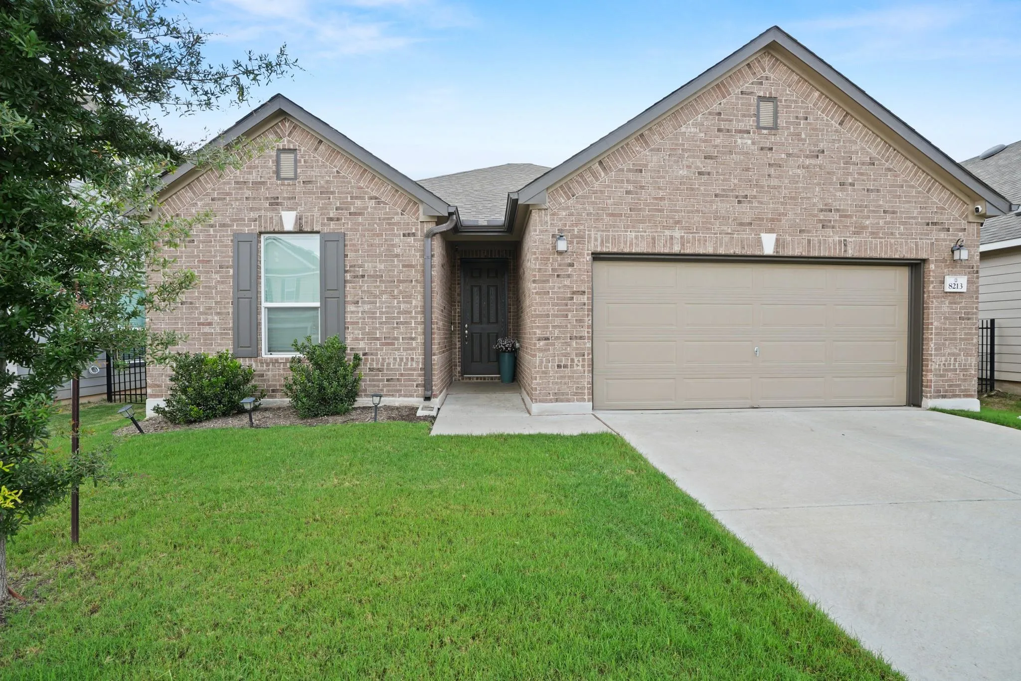 Photo of 8213 KNOXVILLE TRL, Austin, TX, 78744