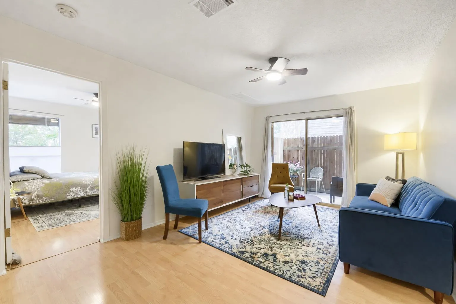 Photo 5 of 6903 DEATONHILL DR #20