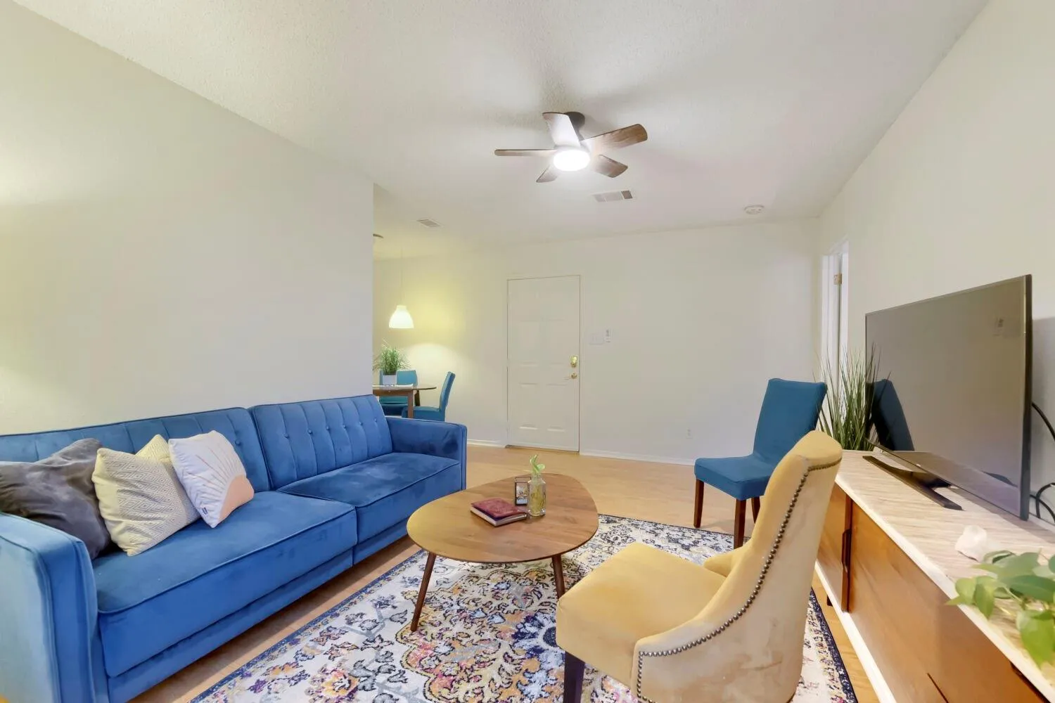 Photo 3 of 6903 DEATONHILL DR #20