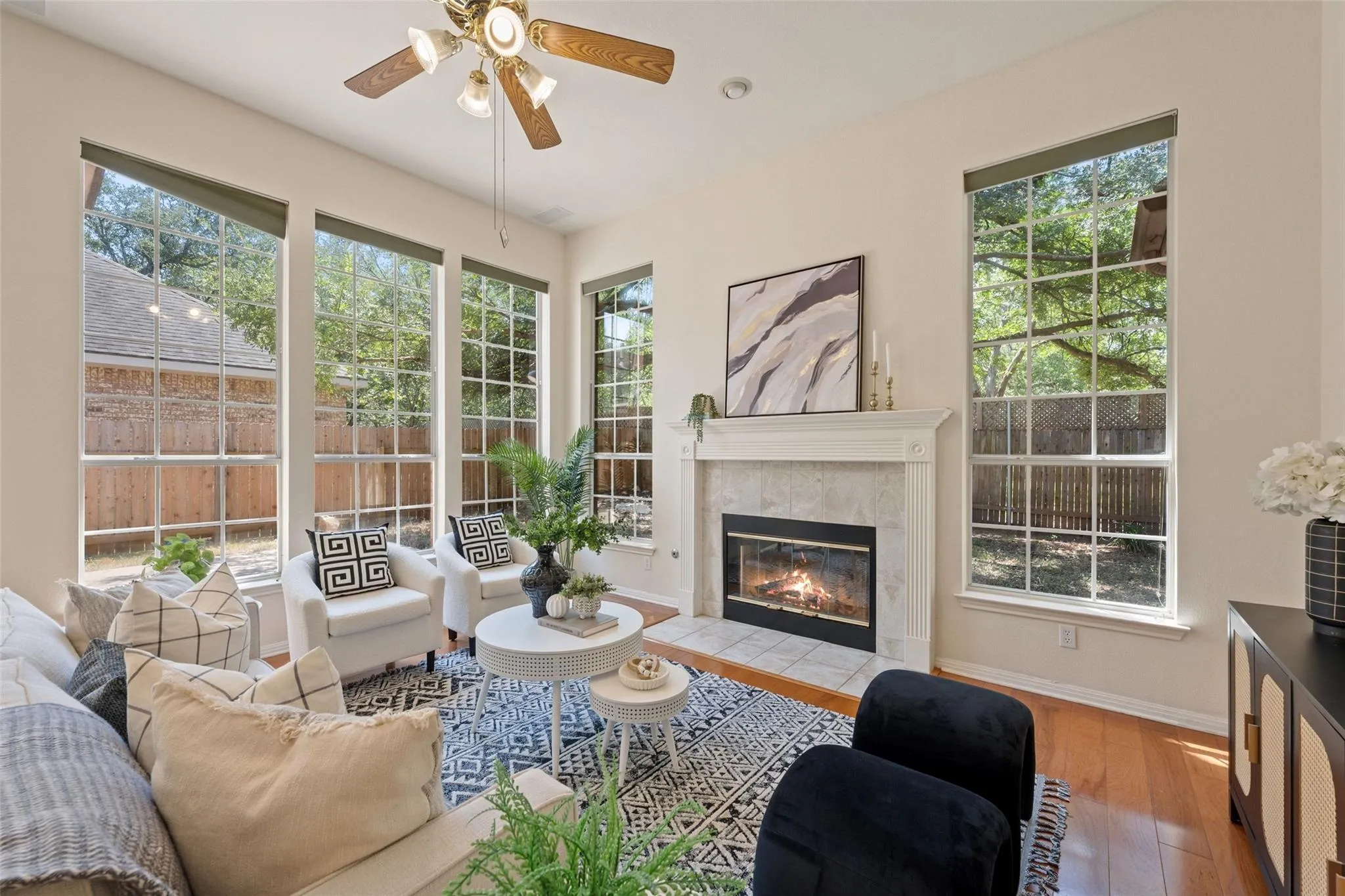 Photo 2 of 5721 TRELAWNEY LN