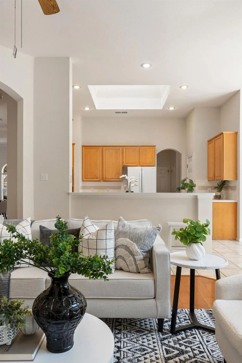 Photo 4 of 5721 TRELAWNEY LN