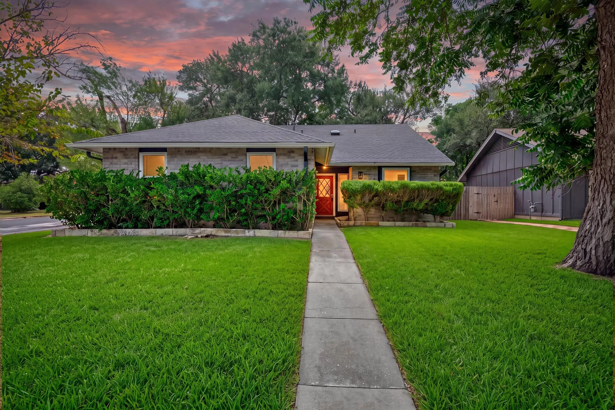 Photo of 6605 WOODHUE DR, Austin, TX, 78745