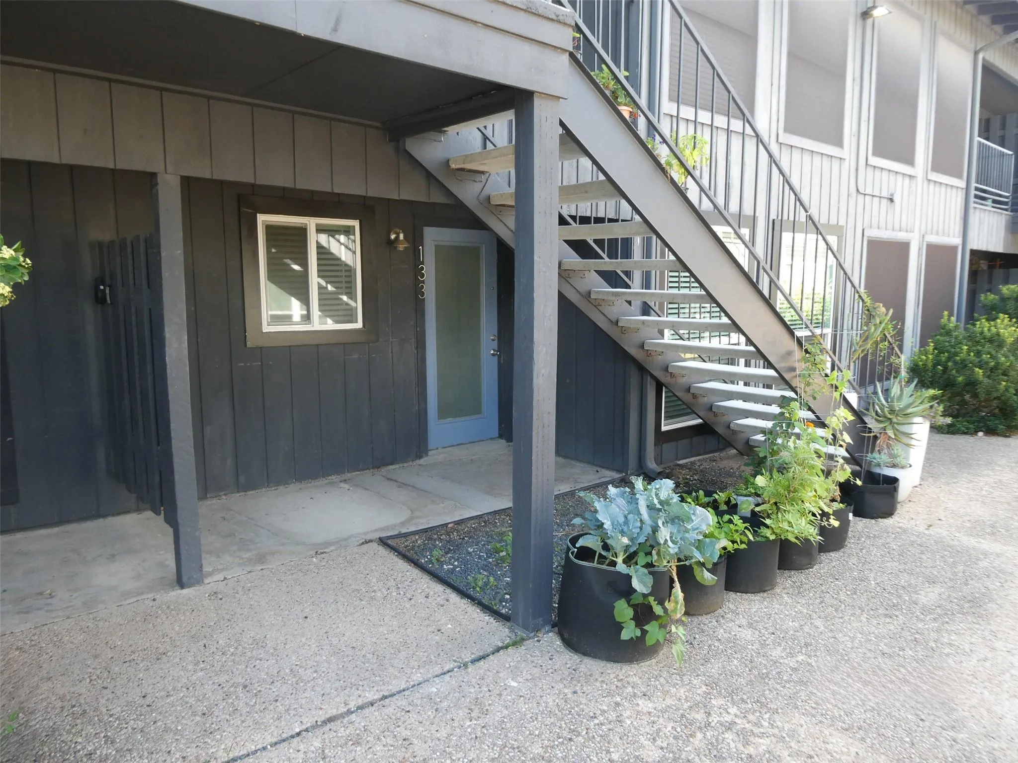Photo 2 of 909 REINLI ST #133