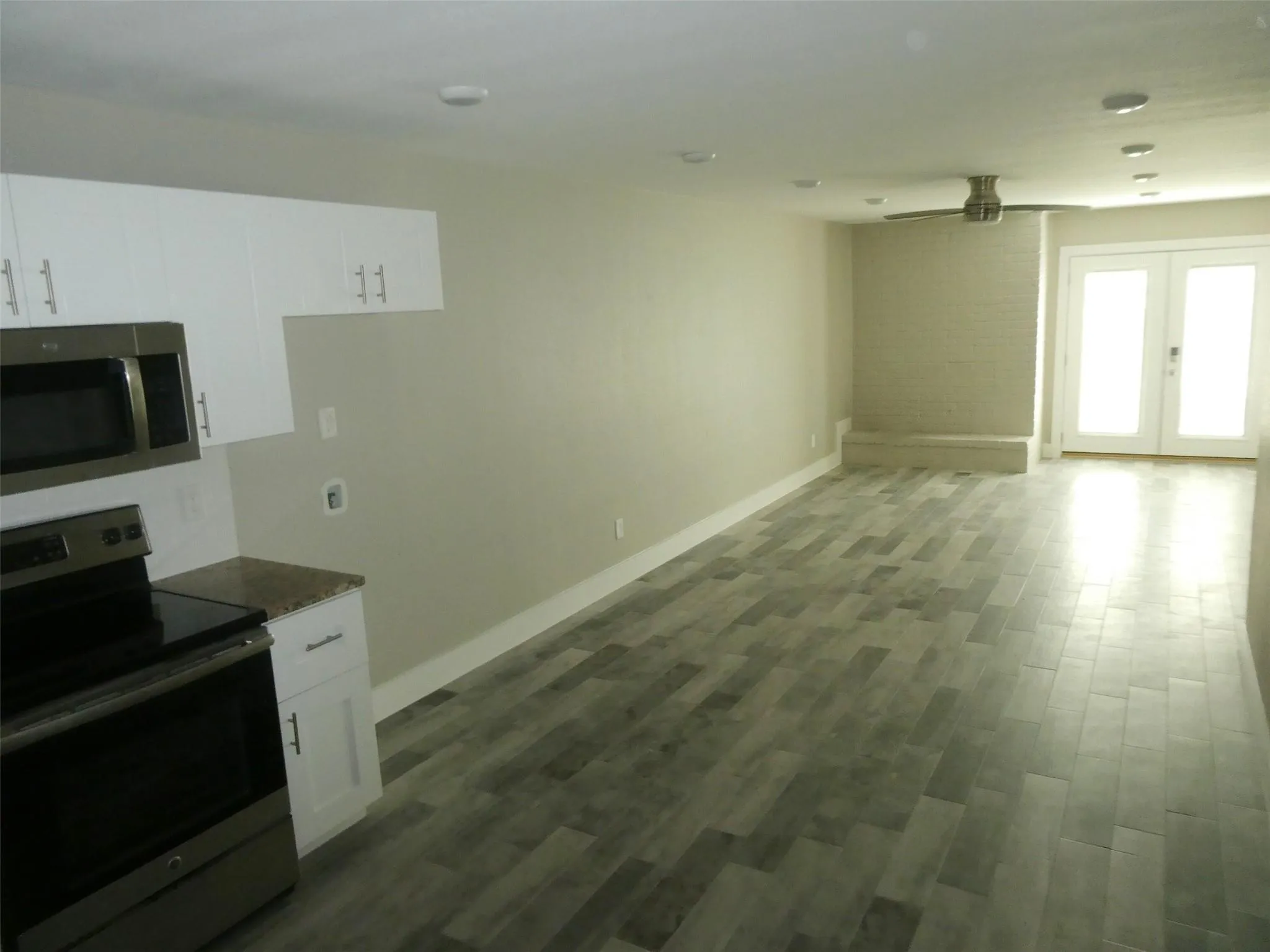 Photo 5 of 909 REINLI ST #133