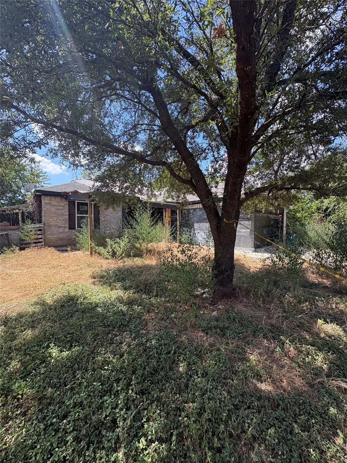 Photo 2 of 205 BARBERRY DR