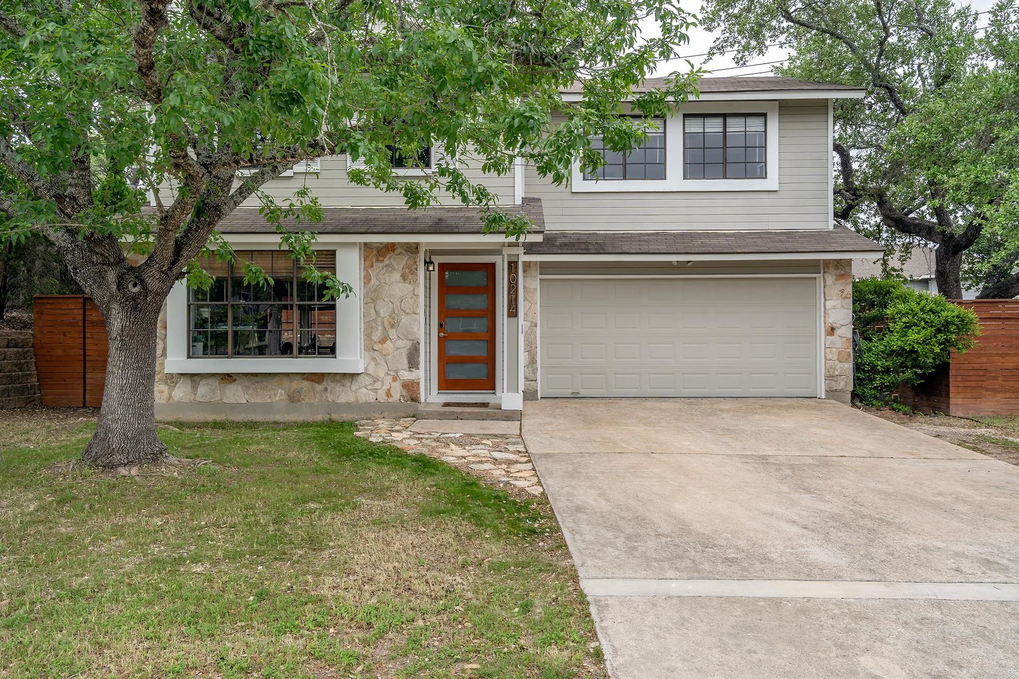 Photo 2 of 10214 BILBROOK PL
