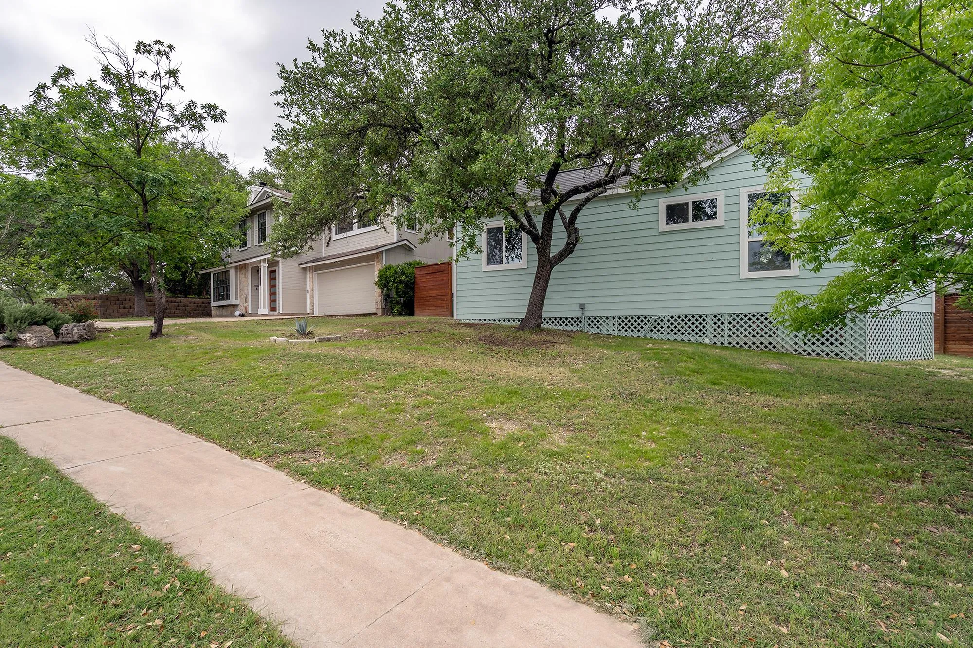 Photo 4 of 10214 BILBROOK PL
