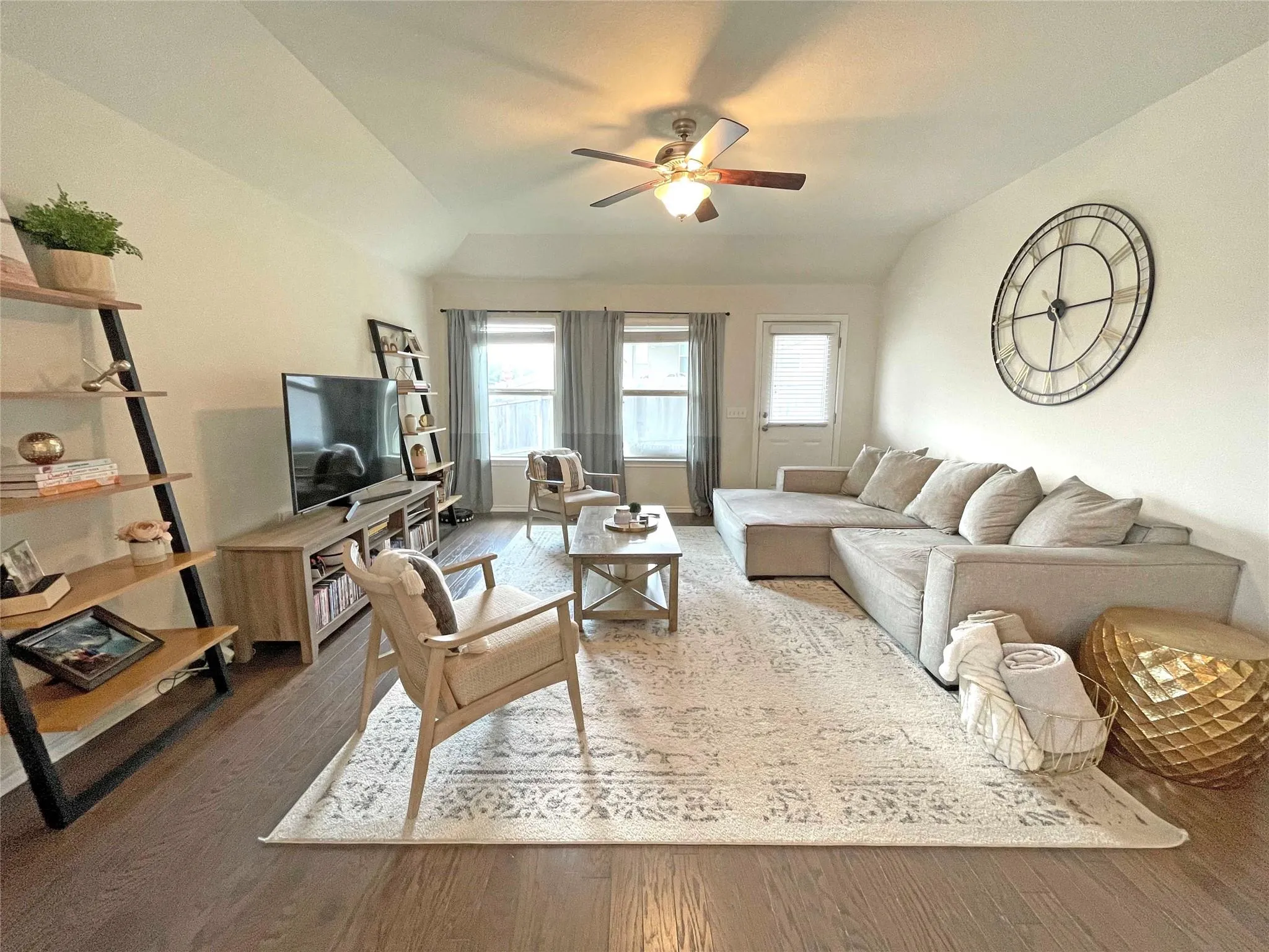 Photo 5 of 13313 HENNEMAN DR