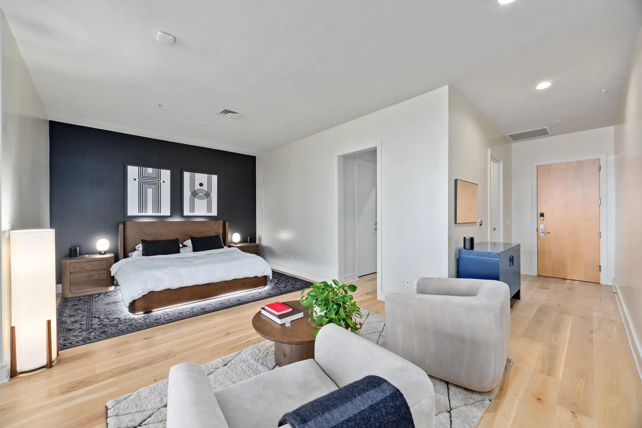 Photo 2 of 555 E 5TH ST #521
