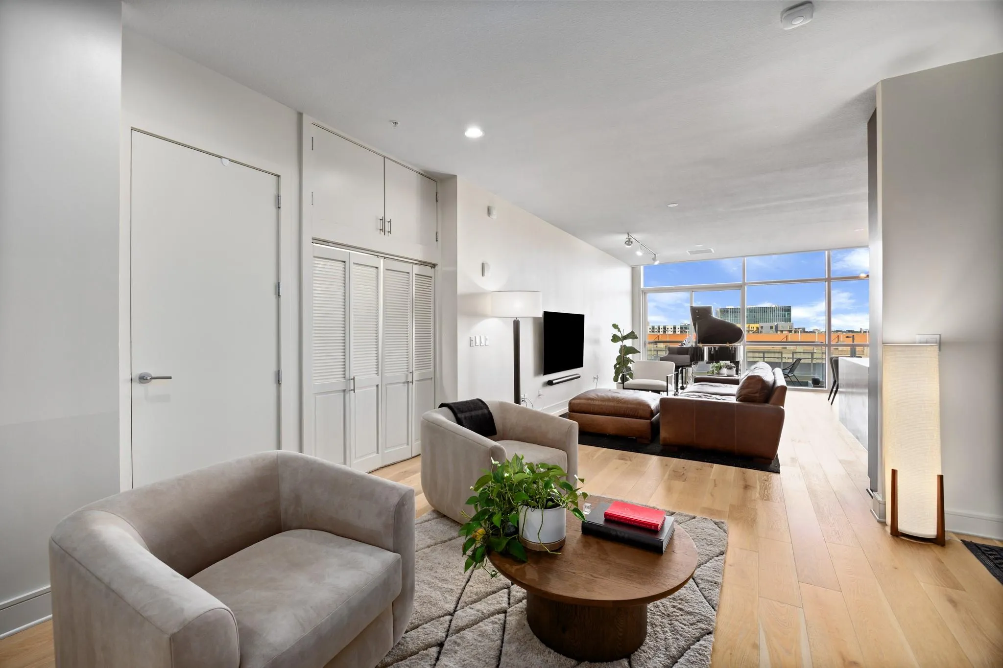 Photo 5 of 555 E 5TH ST #521
