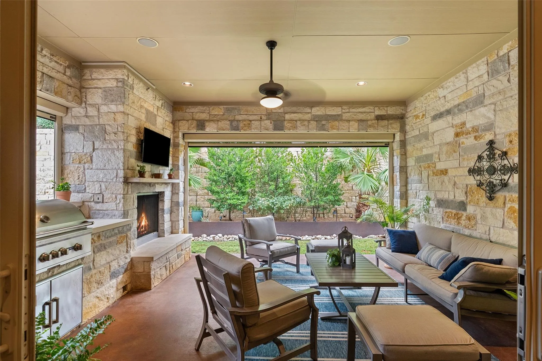 Photo of 122 FERITTI DR, Lakeway, TX, 78734