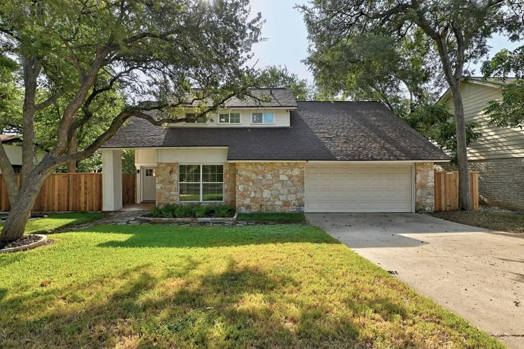 Photo of 12405 BURLYWOOD TRL, Austin, TX, 78750