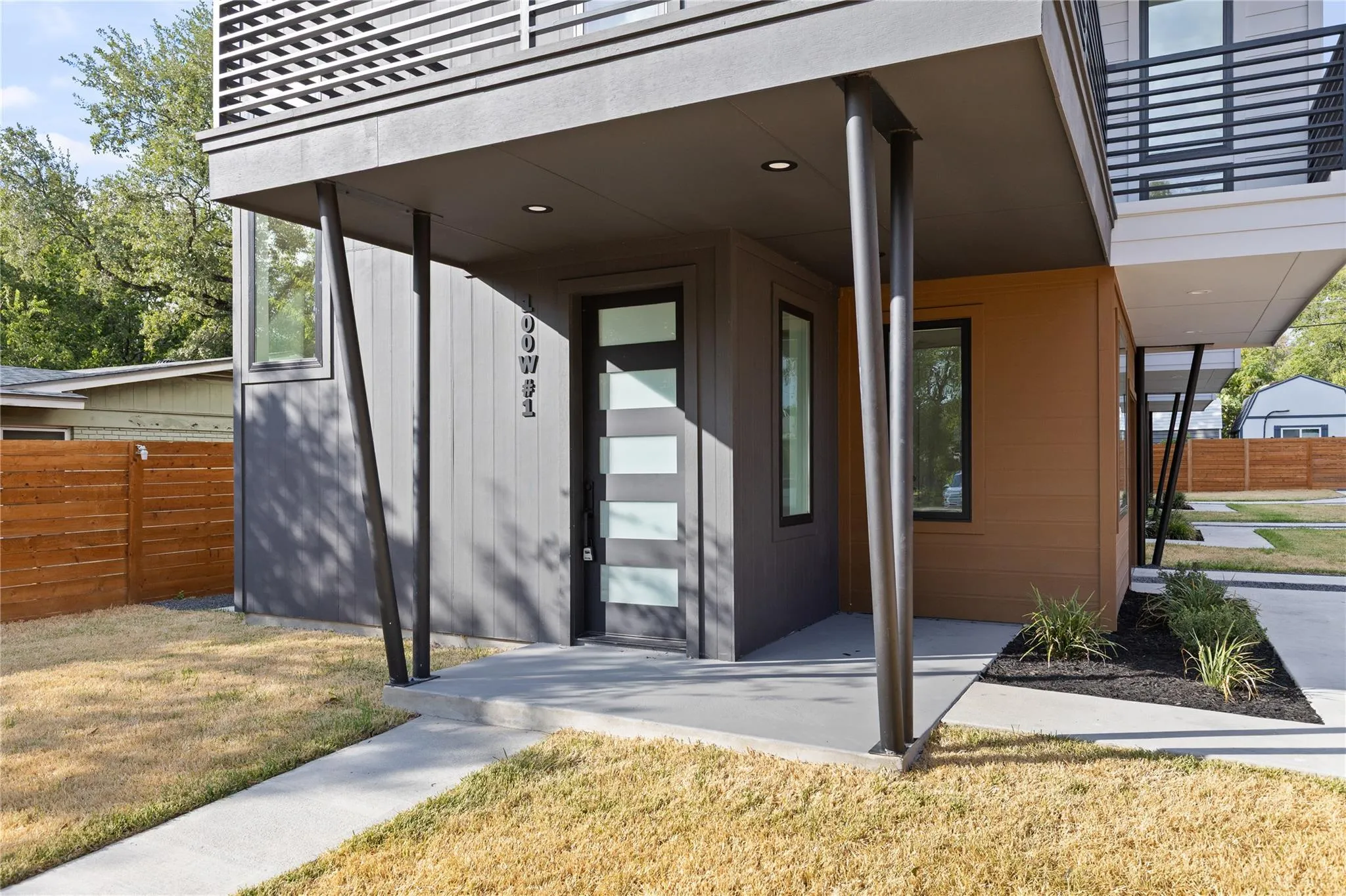 Photo 3 of 100 W ODELL ST #1