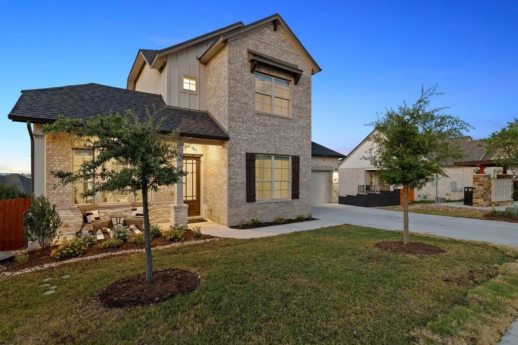 Photo 2 of 6800 EMPRESA DR