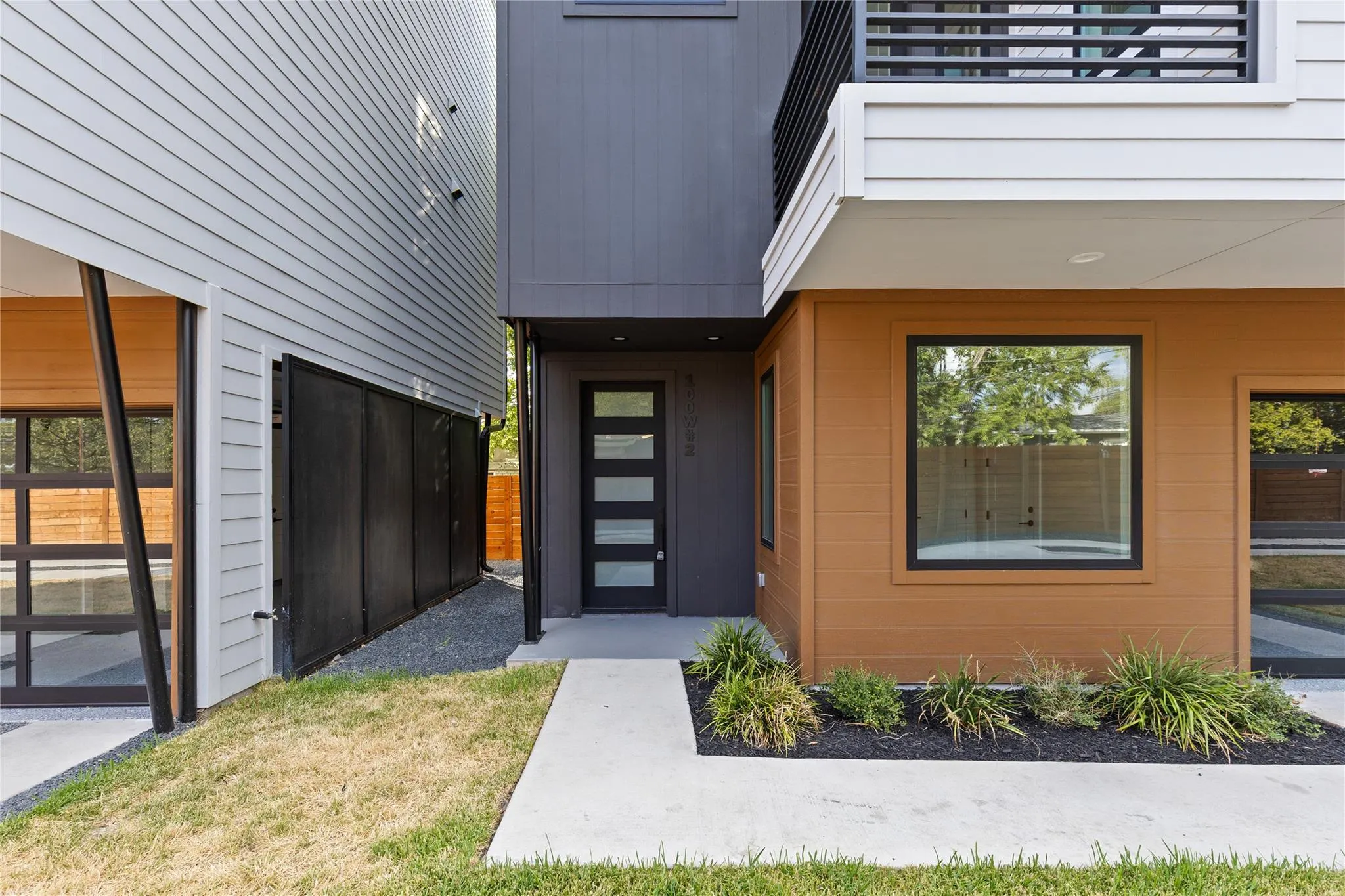 Photo 3 of 100 W ODELL ST #2