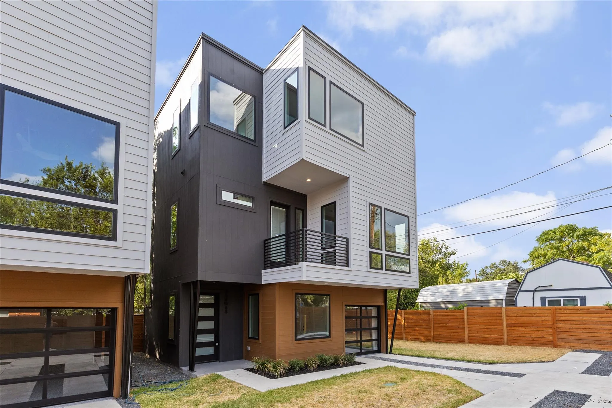 Photo 2 of 100 W ODELL ST #3