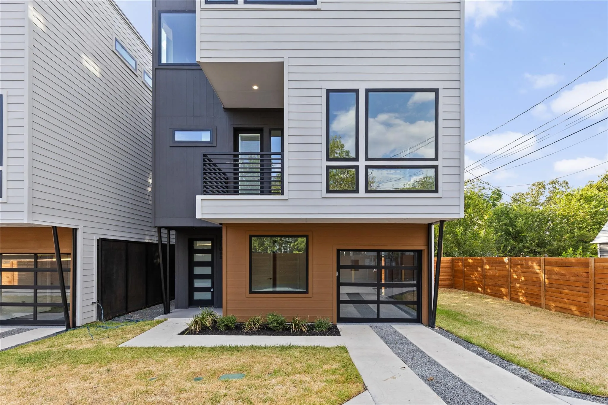Photo 3 of 100 W ODELL ST #3