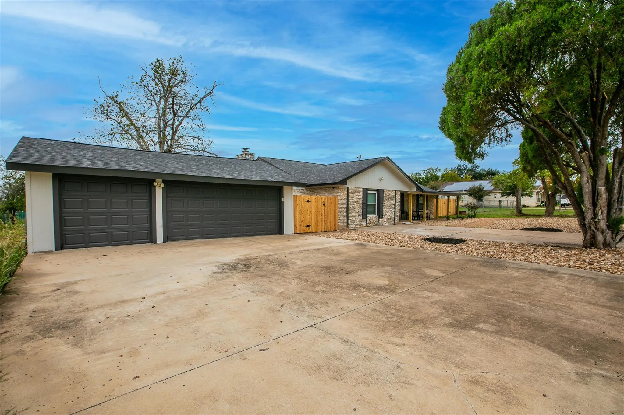 Photo 3 of 4613 JOSEPH DR