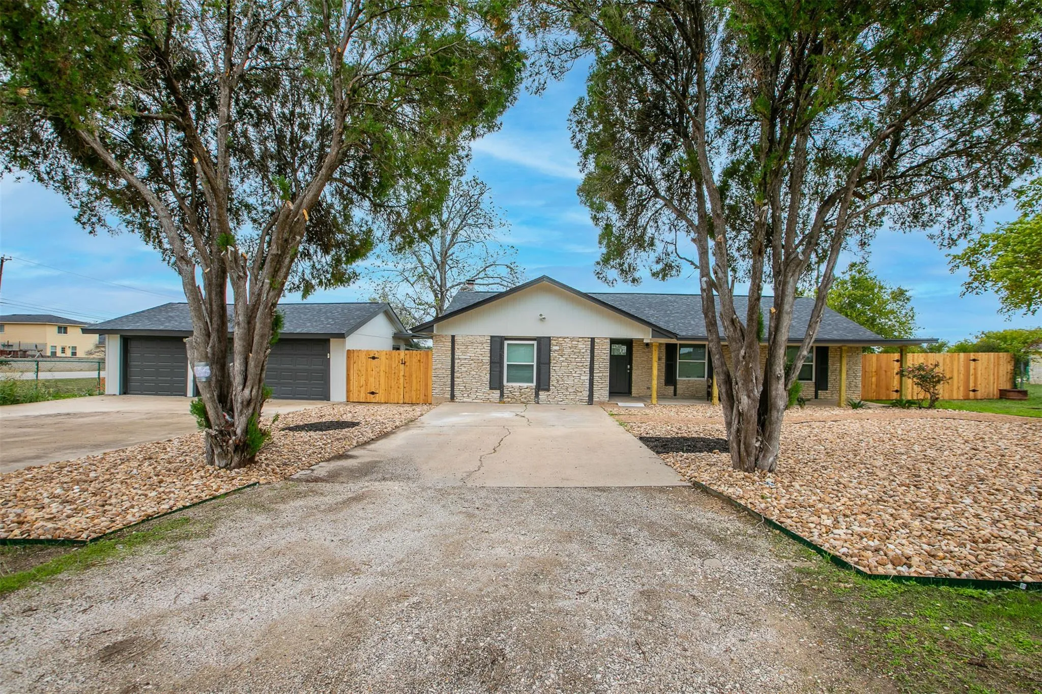 Photo 2 of 4613 JOSEPH DR