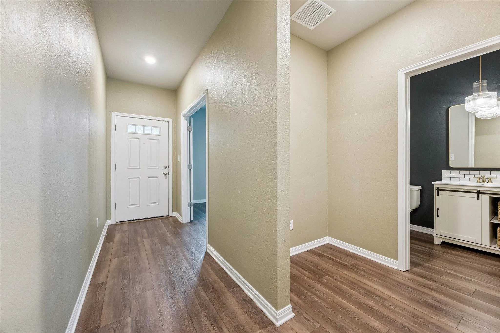 Photo 4 of 11611 COPPERSTONE AVE