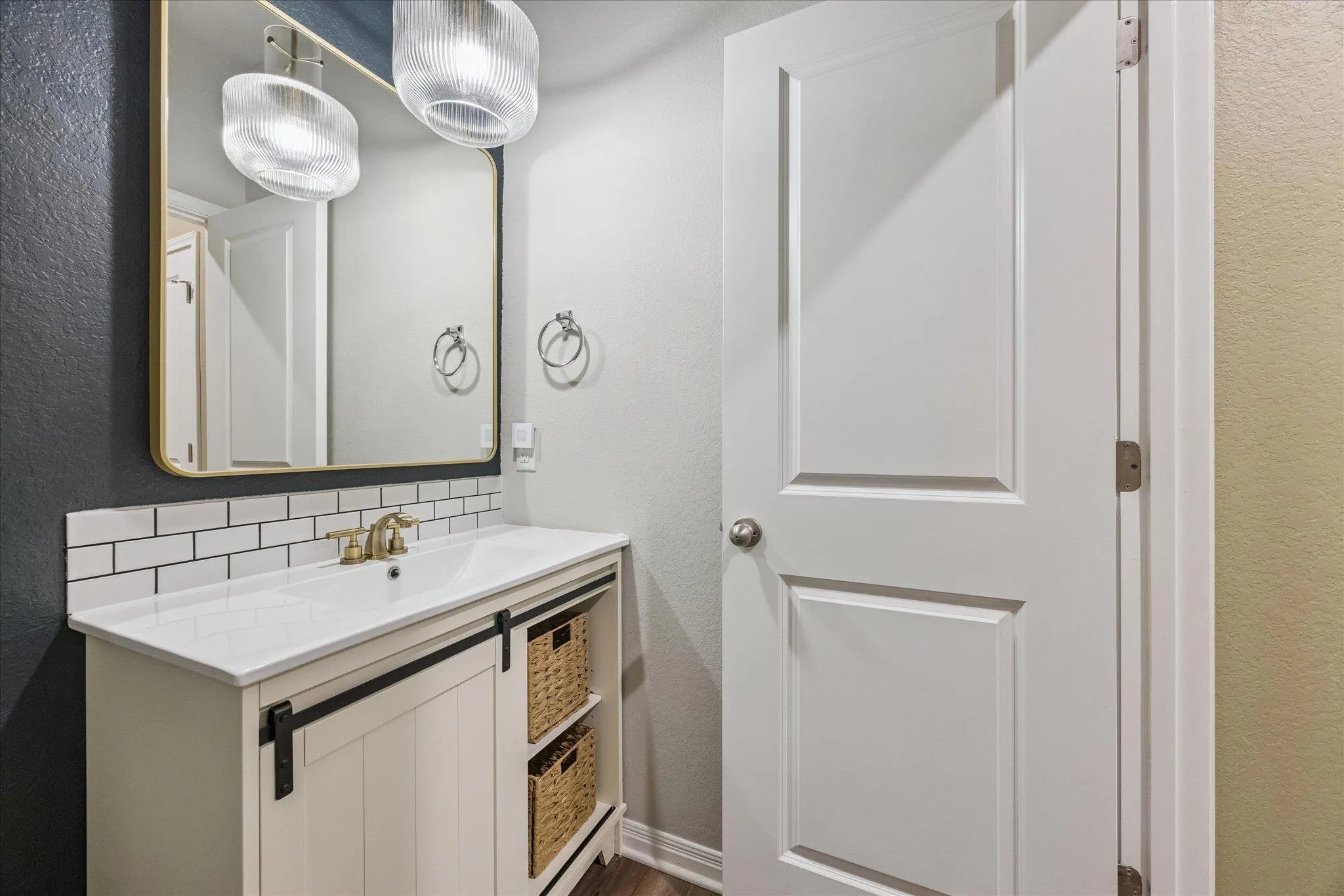 Photo 5 of 11611 COPPERSTONE AVE