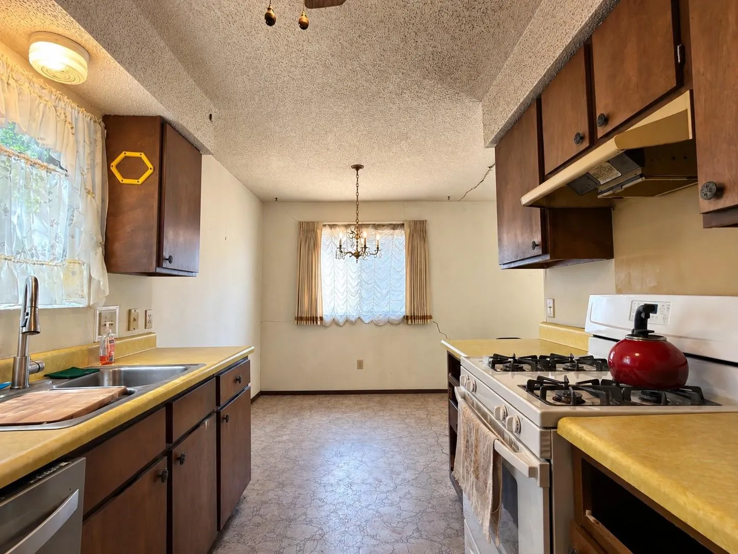 Photo 5 of 704 DRAKE LN