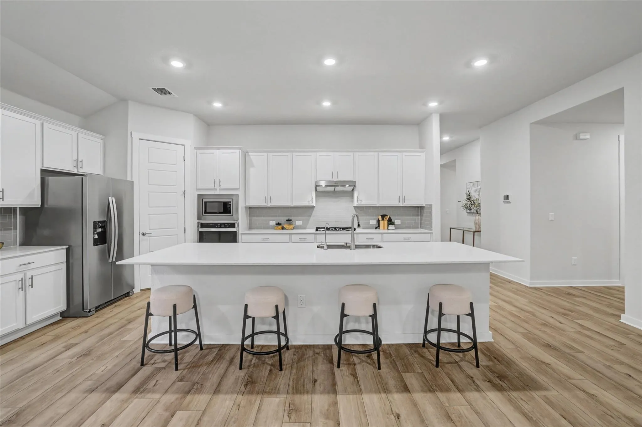 Photo 2 of 421 ABRUZZI ST