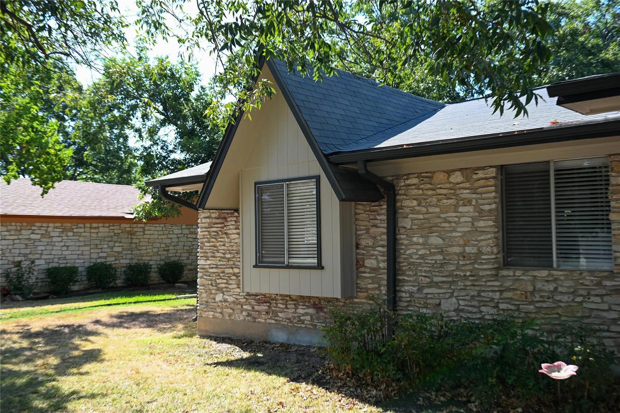 Photo of 401 DOVE CREEK DR, Round Rock, TX, 78664