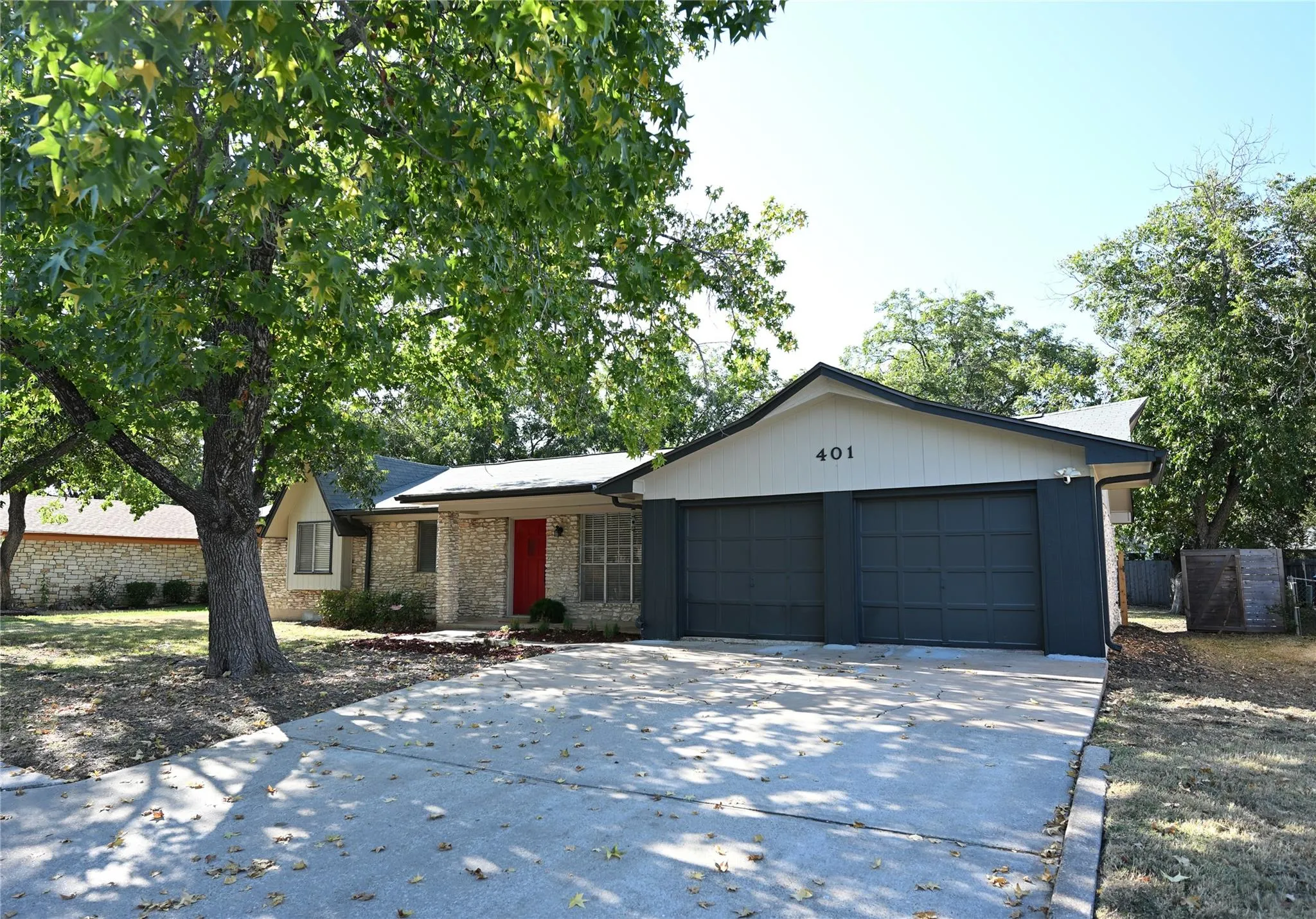 Photo 3 of 401 DOVE CREEK DR