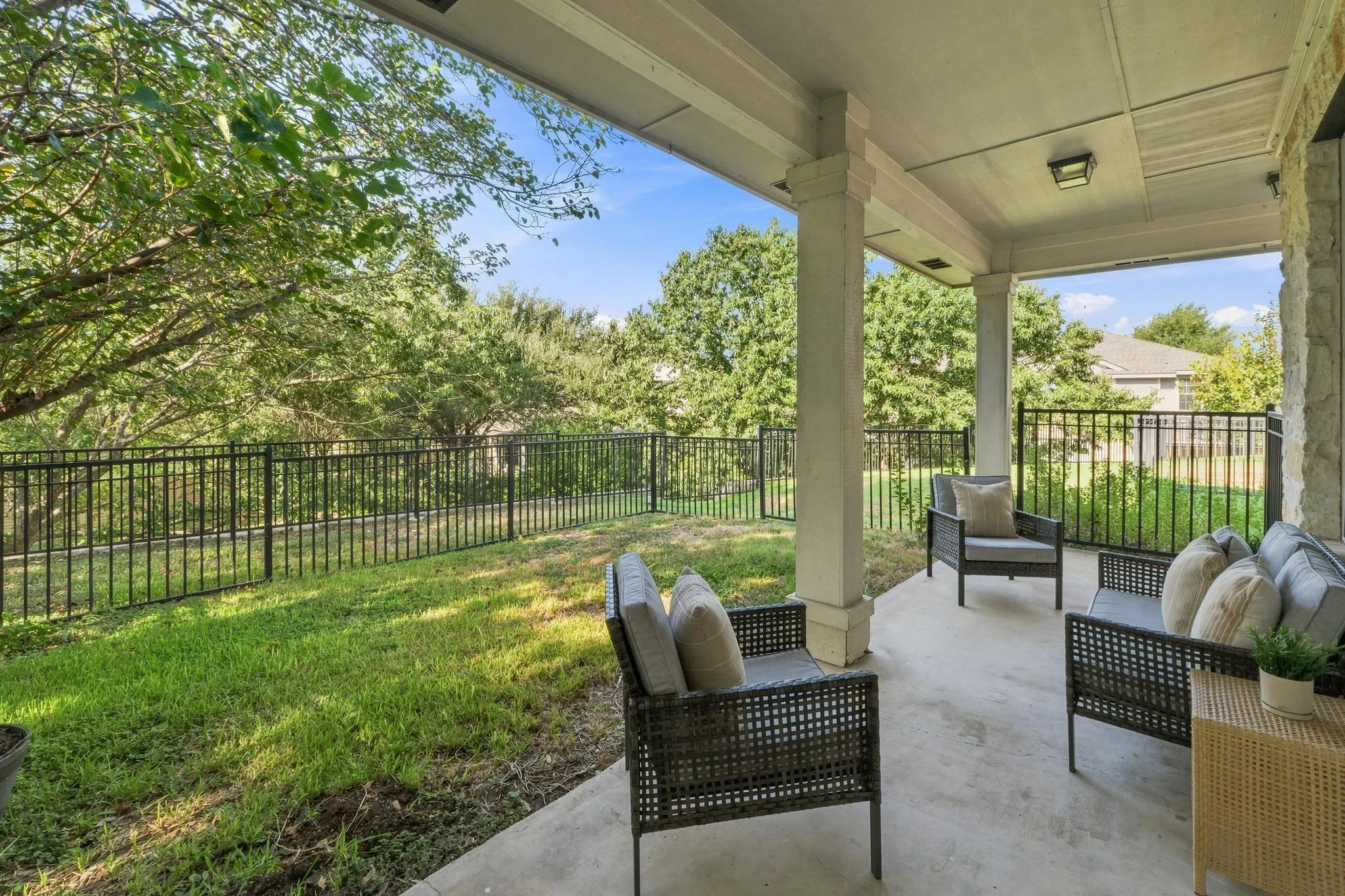 Photo 4 of 1900 SCOFIELD RIDGE PKWY #202