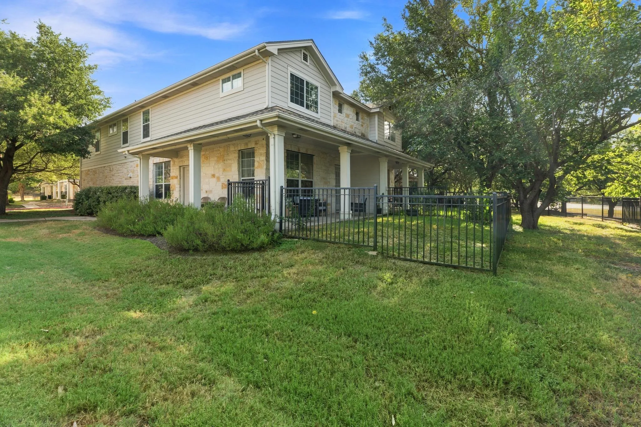 Photo of 1900 SCOFIELD RIDGE PKWY #202, Austin, TX, 78727