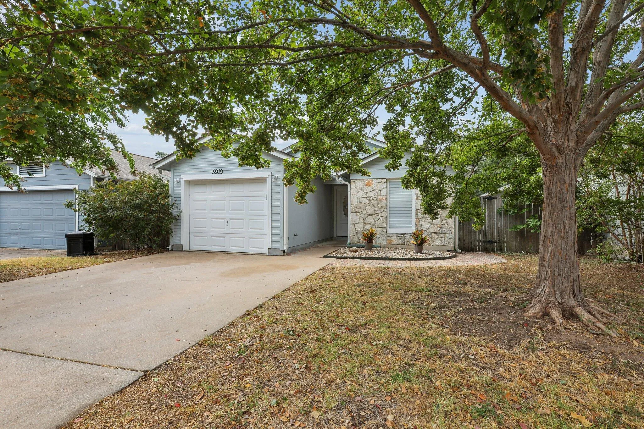 Photo 3 of 5919 KEVIN KELLY PL