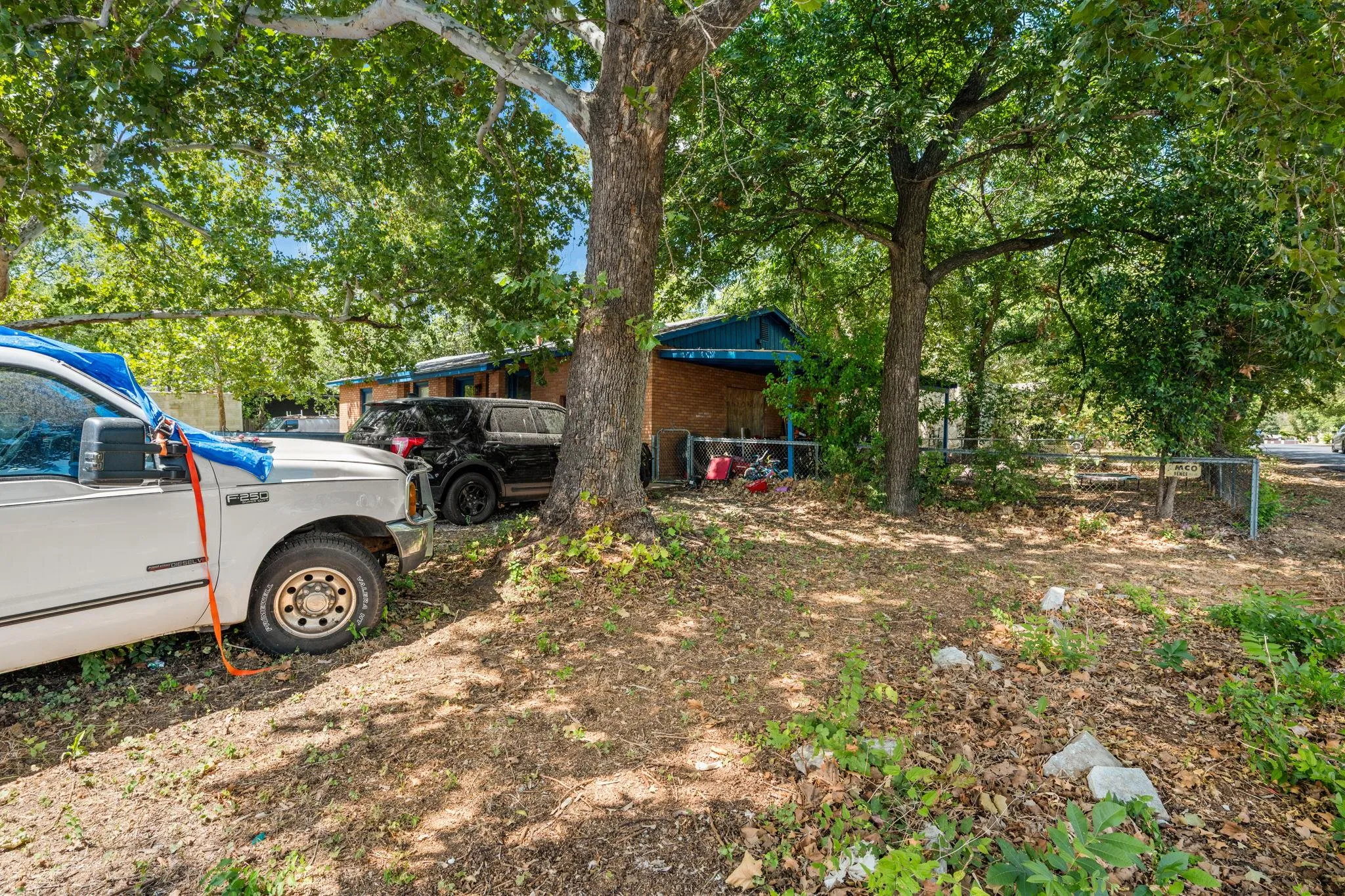Photo 4 of 9106 CAPITOL DR