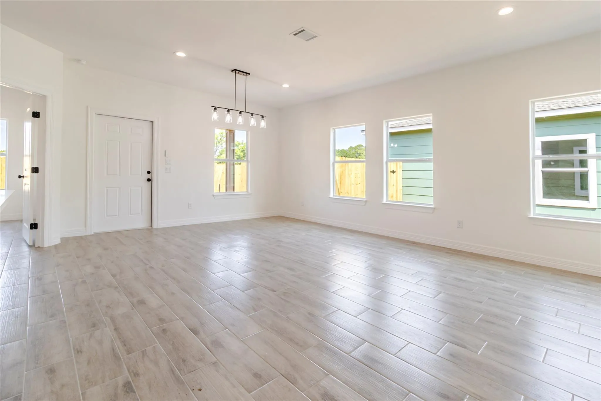 Photo 5 of 311 MYRTLE RD