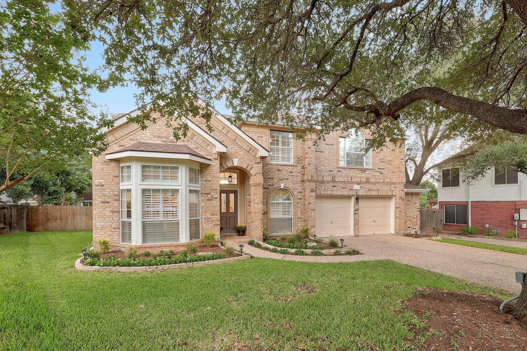 Photo 2 of 10810 PINKNEY LN