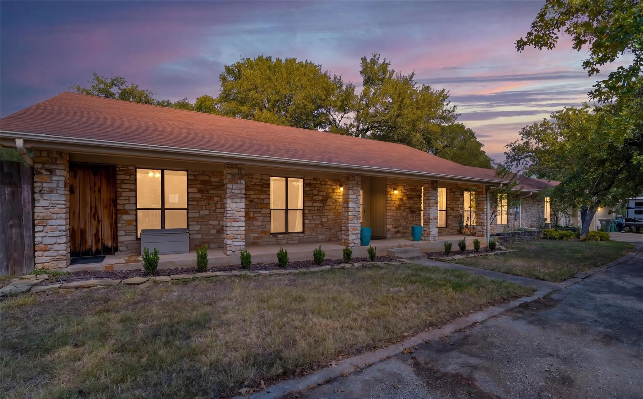 Photo of 312 SOUTHCROSS RD, Georgetown, TX, 78628