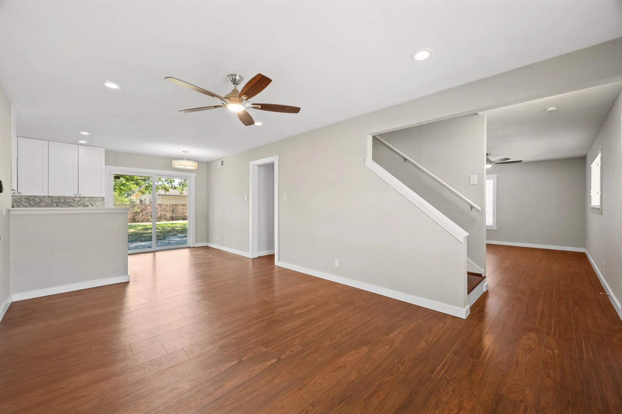 Photo 4 of 1801 OHLEN RD