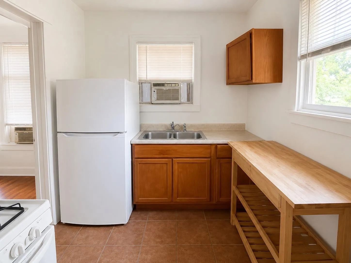 Photo 5 of 2940 ECKERT ST