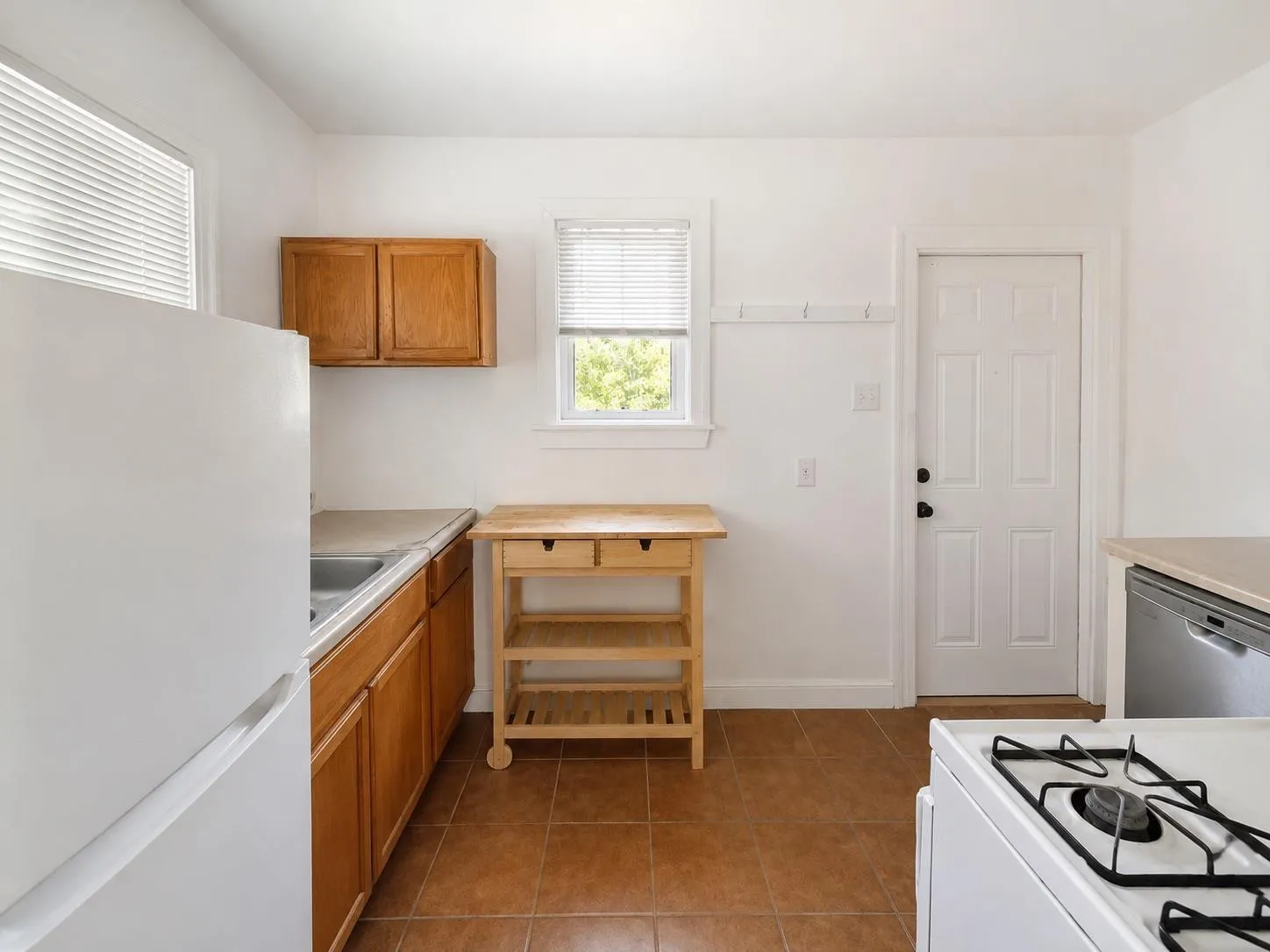 Photo 4 of 2940 ECKERT ST