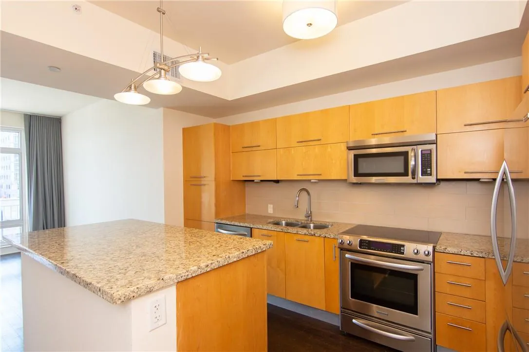 Photo 5 of 603 DAVIS ST #1005